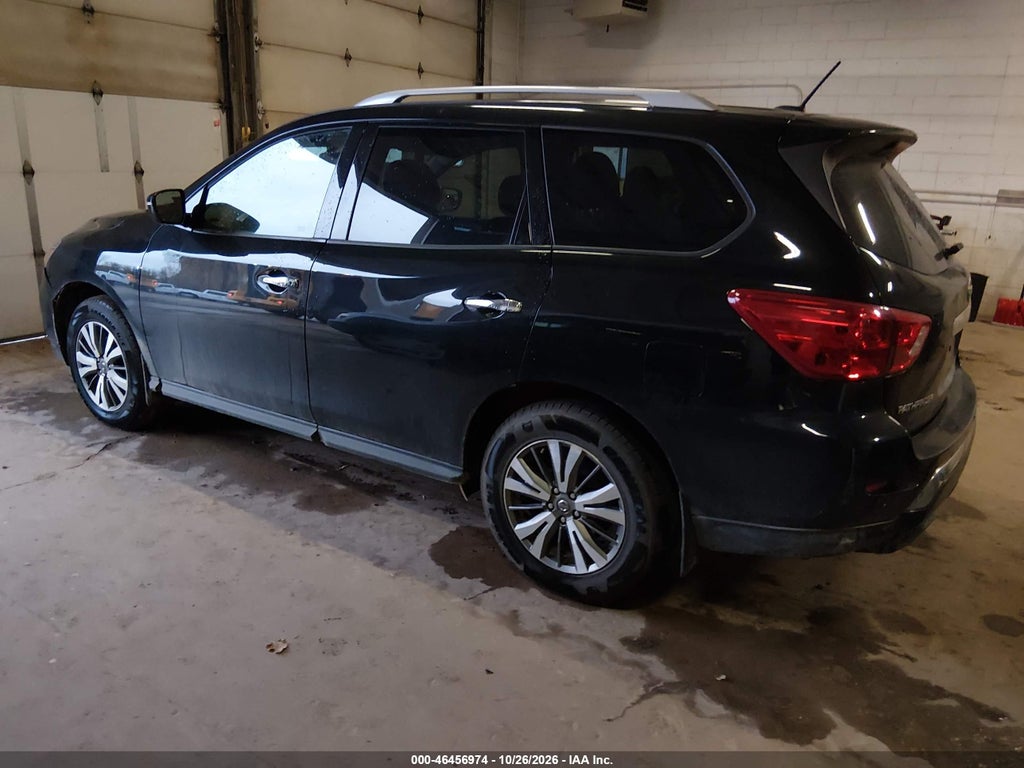 2018 Nissan Pathfinder S photo 3