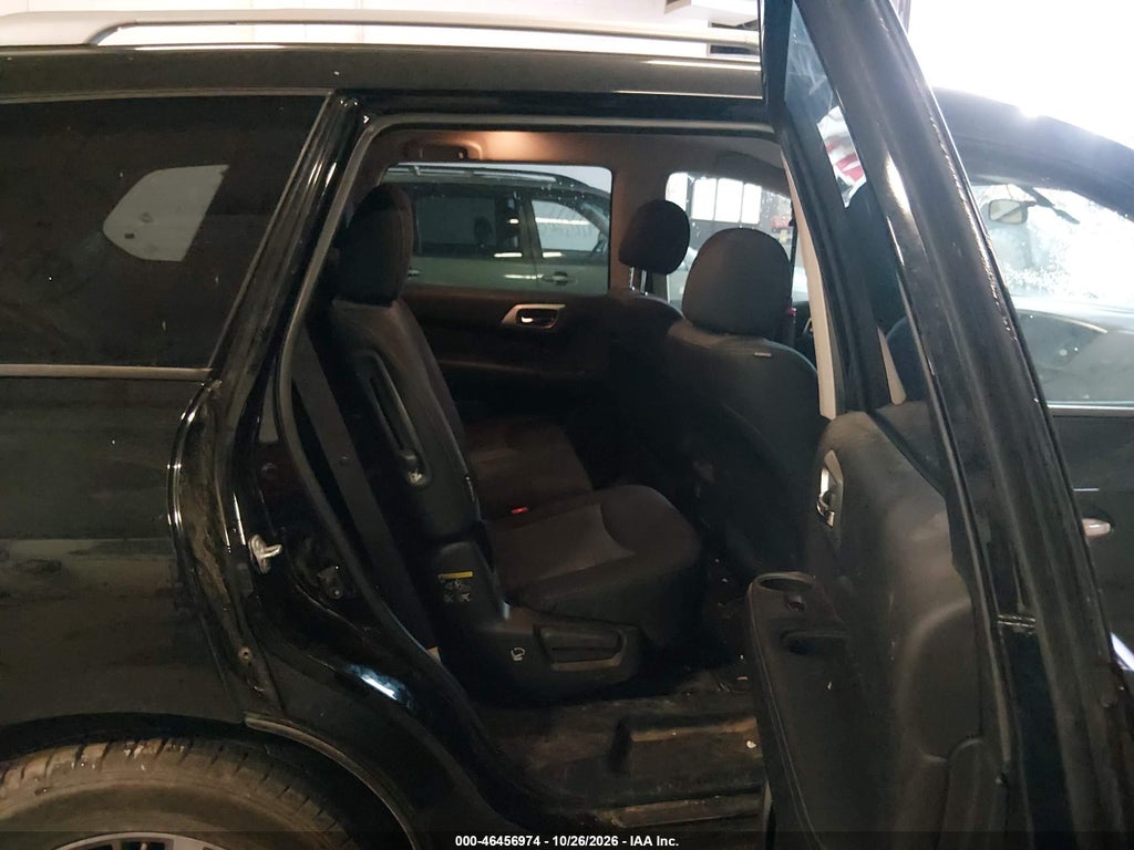2018 Nissan Pathfinder S photo 8