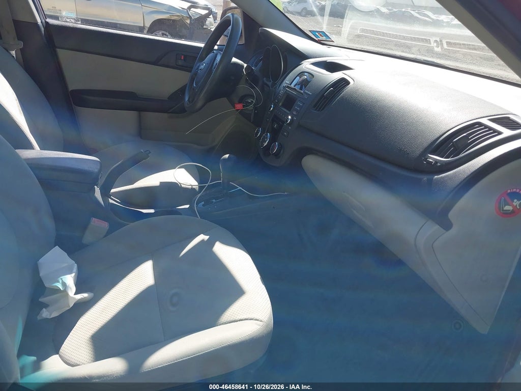 2010 Kia Forte EX photo 5