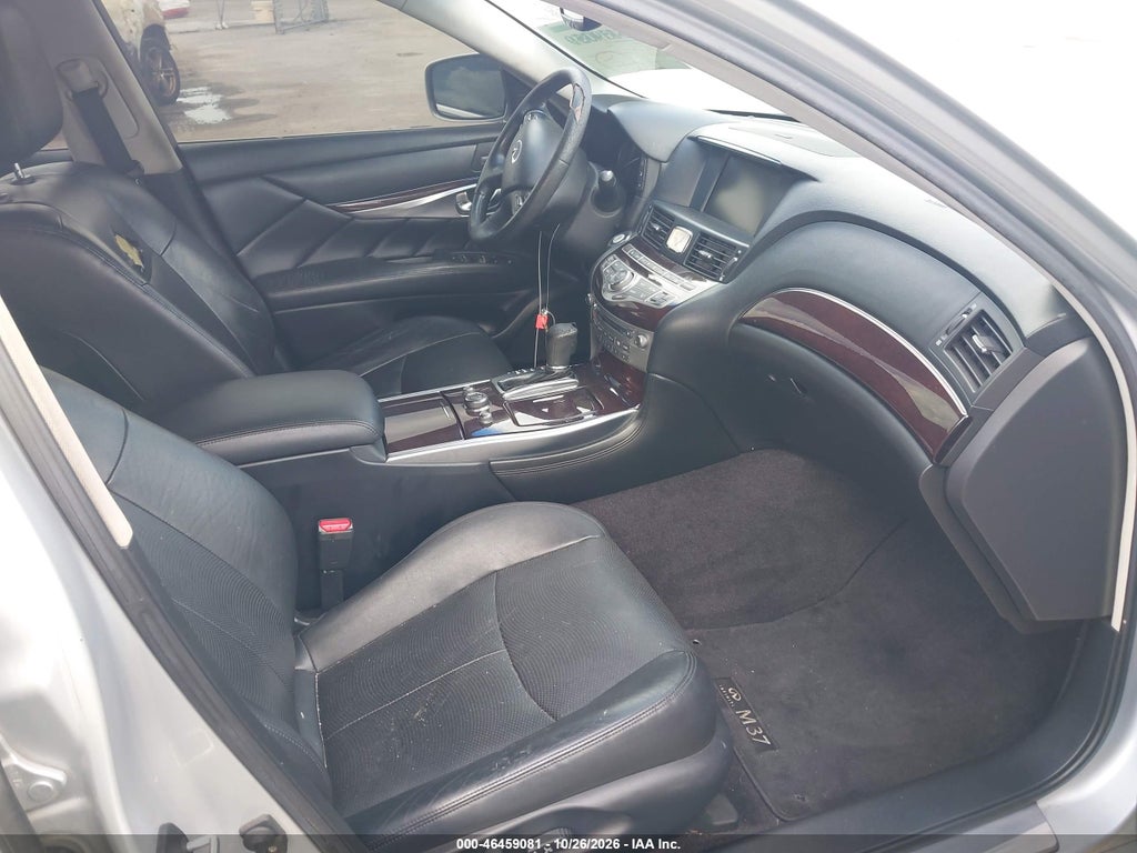 2011 Infiniti M37 photo 5
