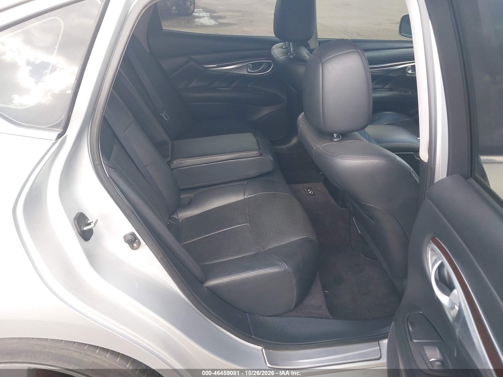 2011 Infiniti M37 photo 8