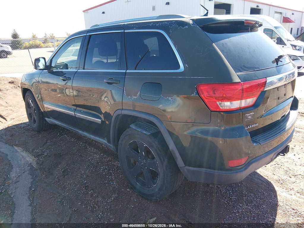 2011 Jeep Grand Cherokee Laredo photo 3