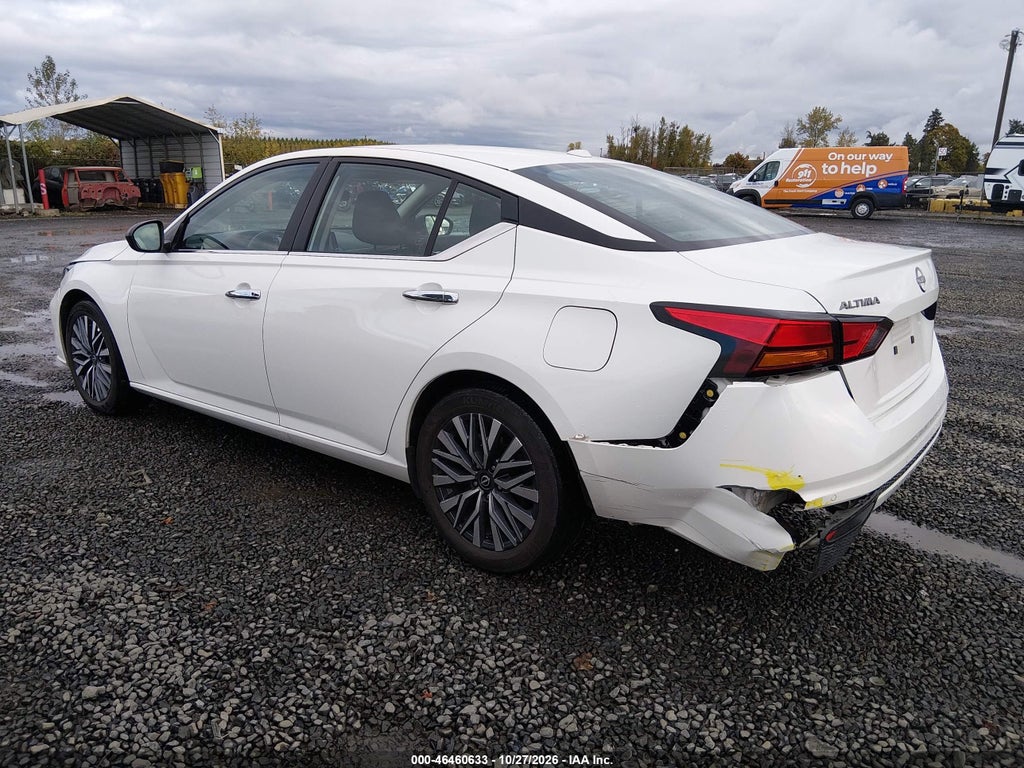 2025 Nissan Altima SV FWD photo 3
