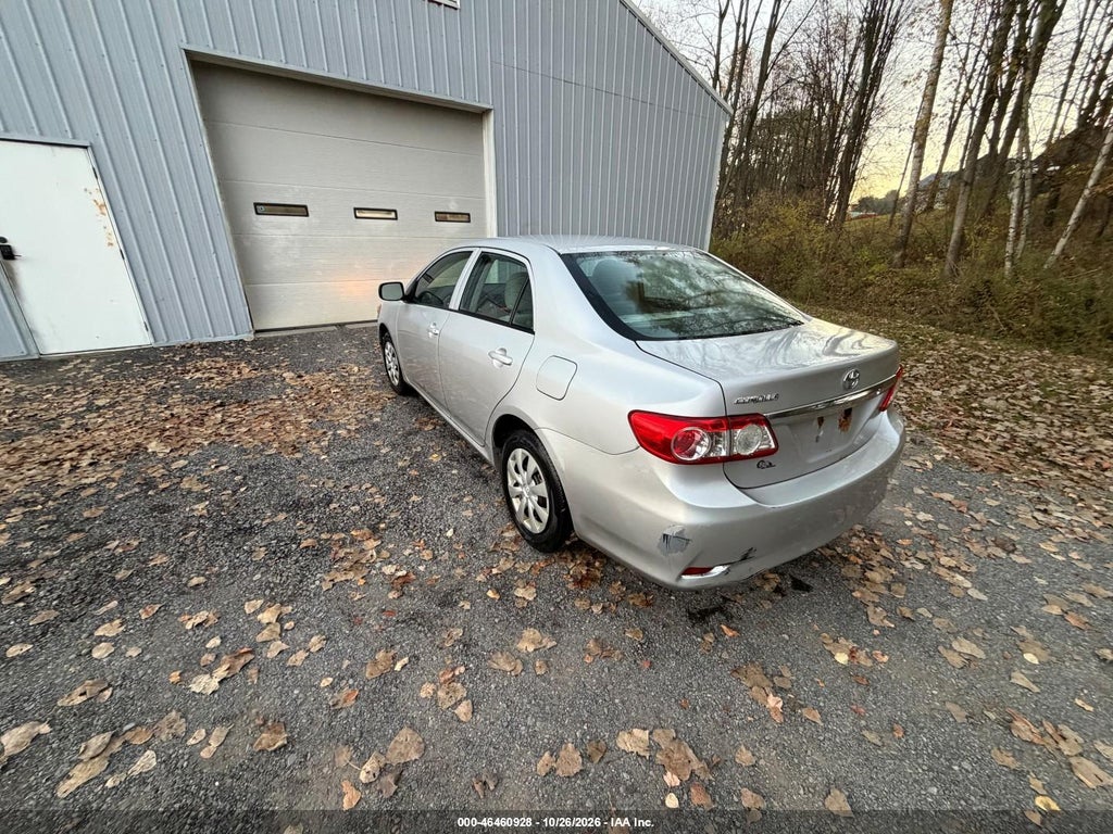 2011 Toyota Corolla photo 3