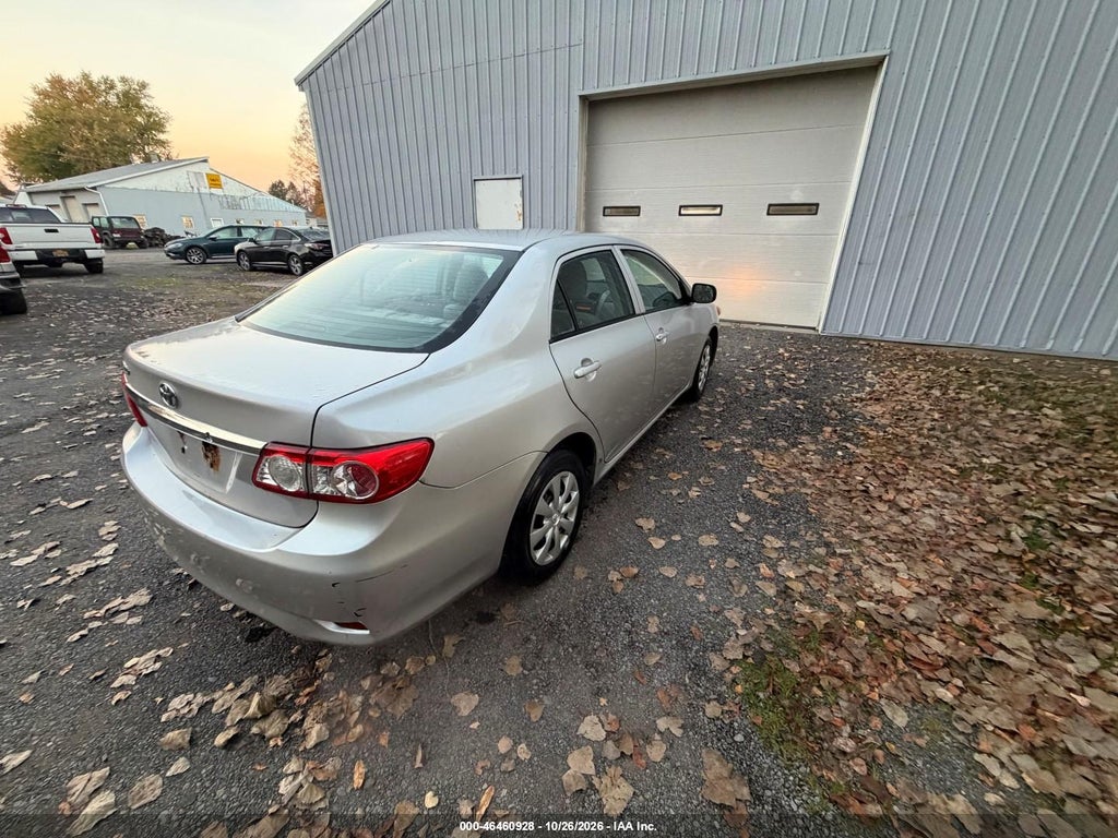 2011 Toyota Corolla photo 4