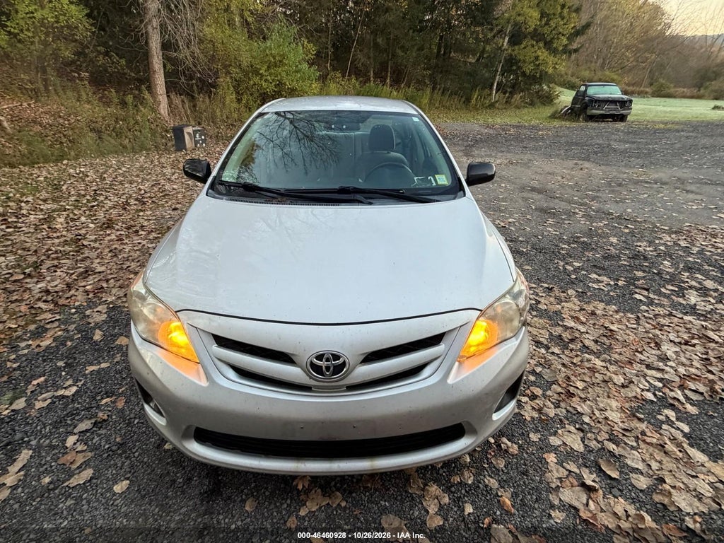 2011 Toyota Corolla photo 6