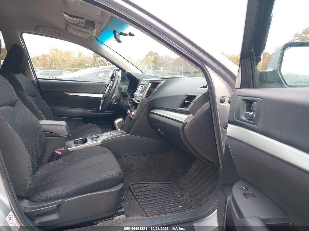 2012 Subaru Outback 2.5I Premium photo 5
