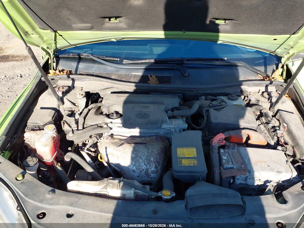 2015 Toyota Camry Hybrid LE photo 10