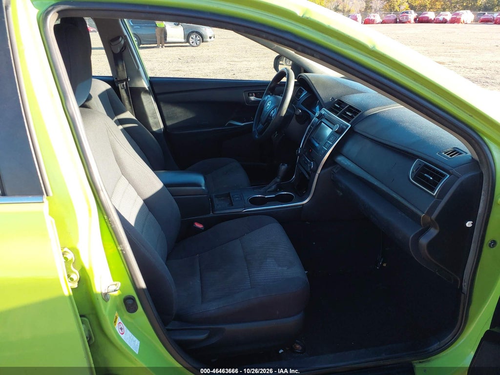 2015 Toyota Camry Hybrid LE photo 5