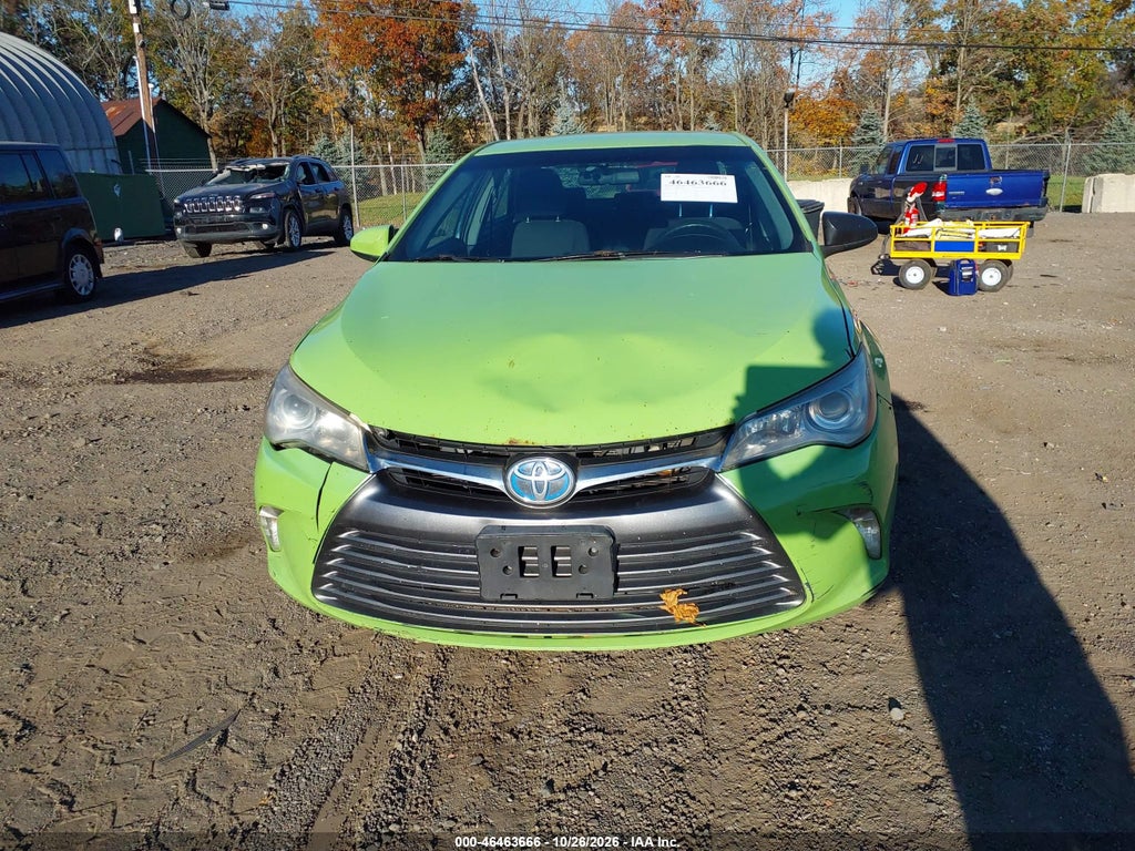 2015 Toyota Camry Hybrid LE photo 6