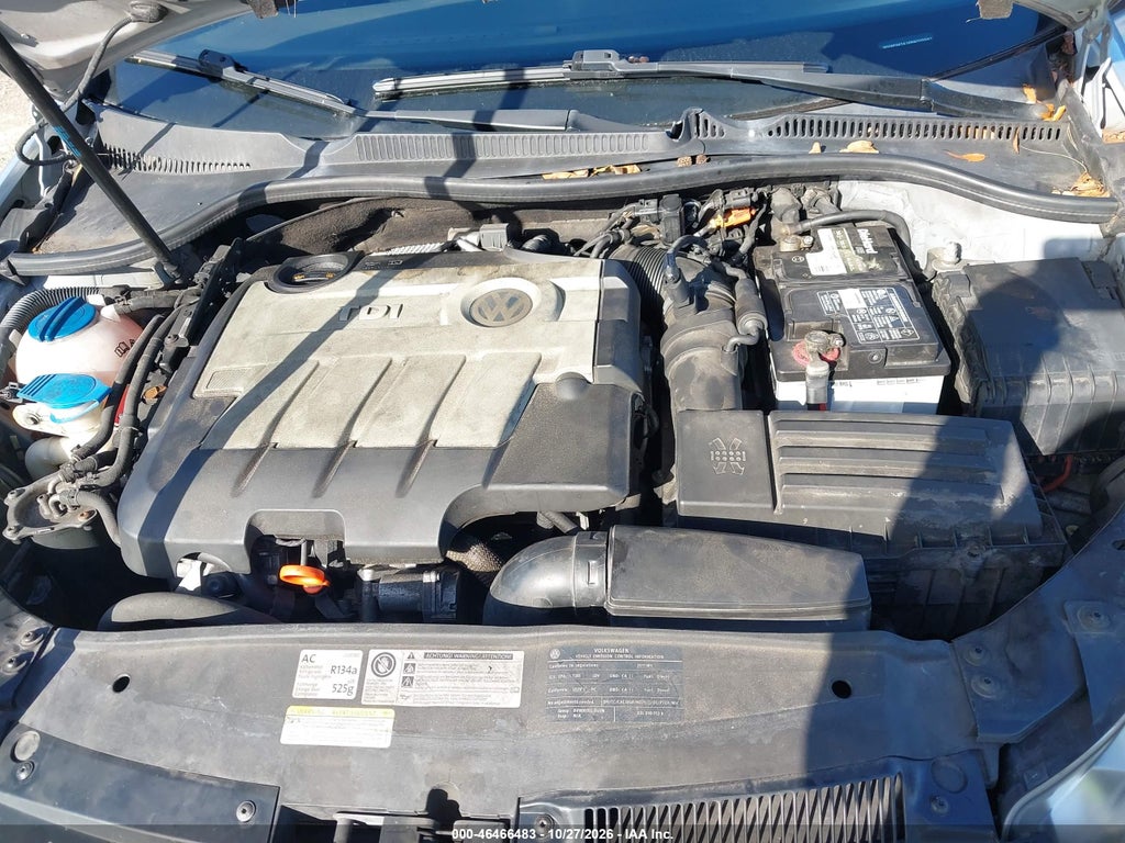 2011 Volkswagen Golf TDI 4-Door photo 10