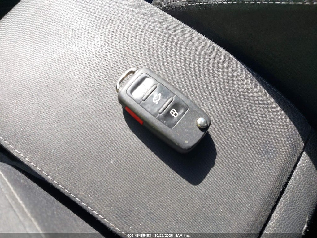 2011 Volkswagen Golf TDI 4-Door photo 11