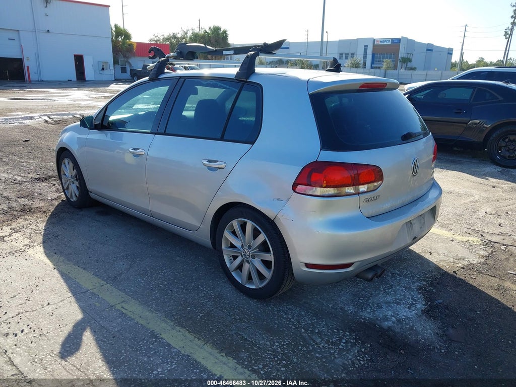 2011 Volkswagen Golf TDI 4-Door photo 3