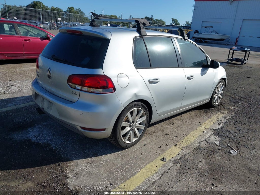 2011 Volkswagen Golf TDI 4-Door photo 4