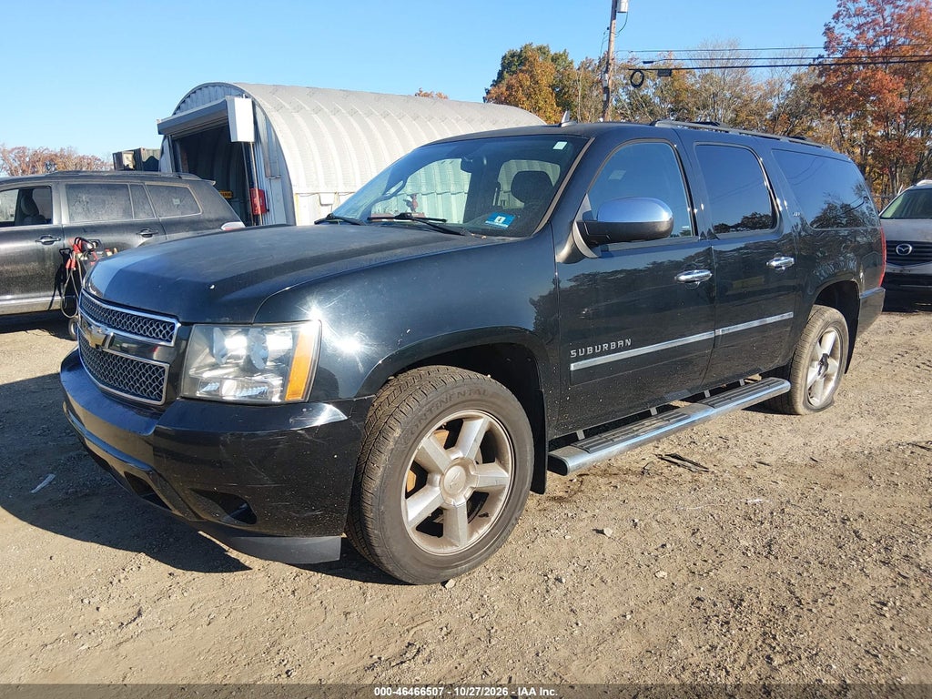 2014 Chevrolet Suburban 1500 LTZ photo 2