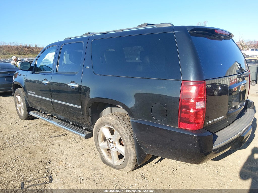2014 Chevrolet Suburban 1500 LTZ photo 3