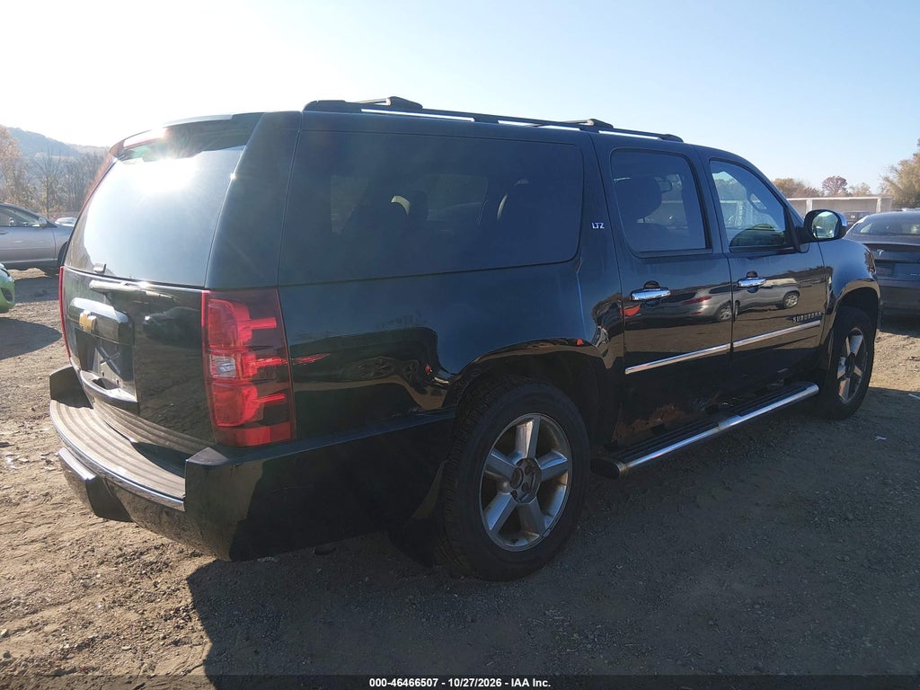 2014 Chevrolet Suburban 1500 LTZ photo 4