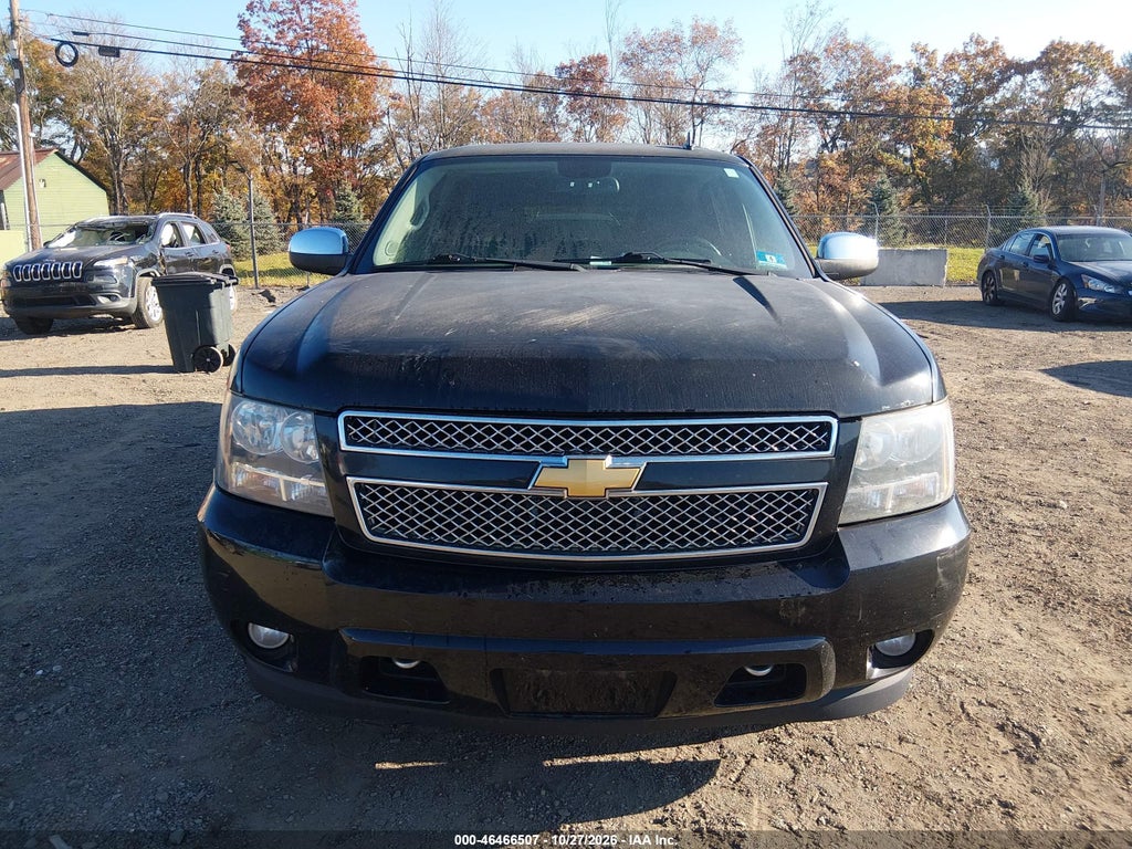 2014 Chevrolet Suburban 1500 LTZ photo 6