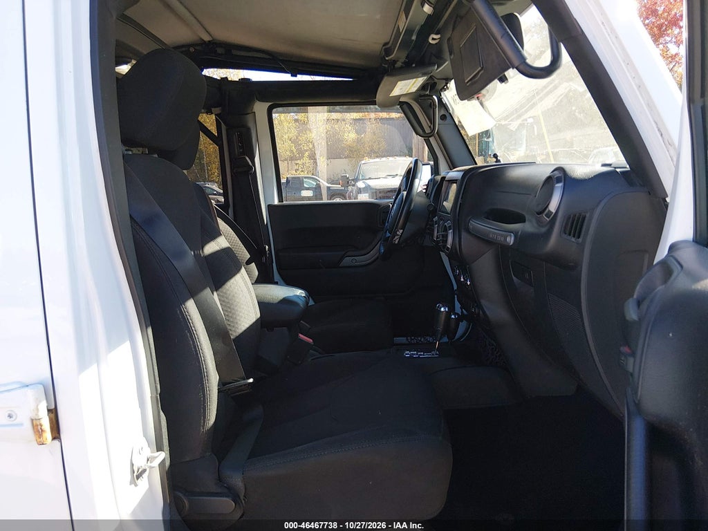 2015 Jeep Wrangler Unlimited Sport photo 5
