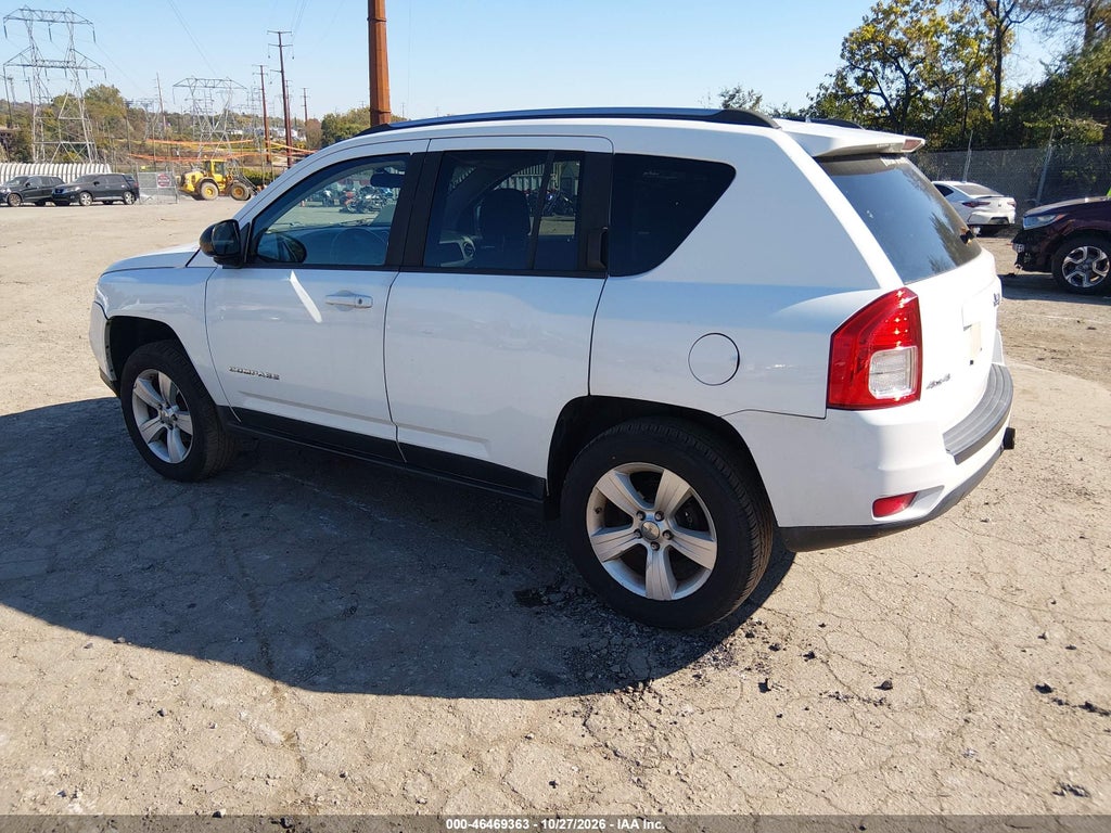 2012 Jeep Compass Latitude photo 3