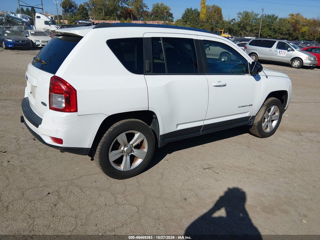 2012 Jeep Compass Latitude photo 4