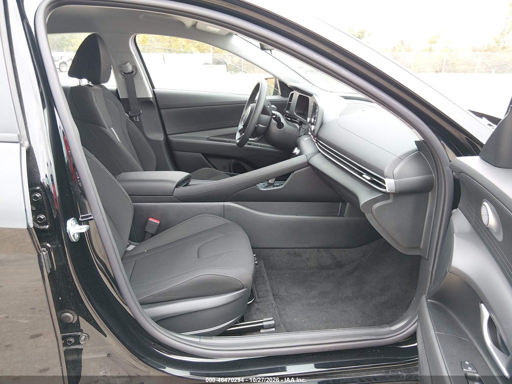 2026 Hyundai Elantra Hybrid Blue photo 5