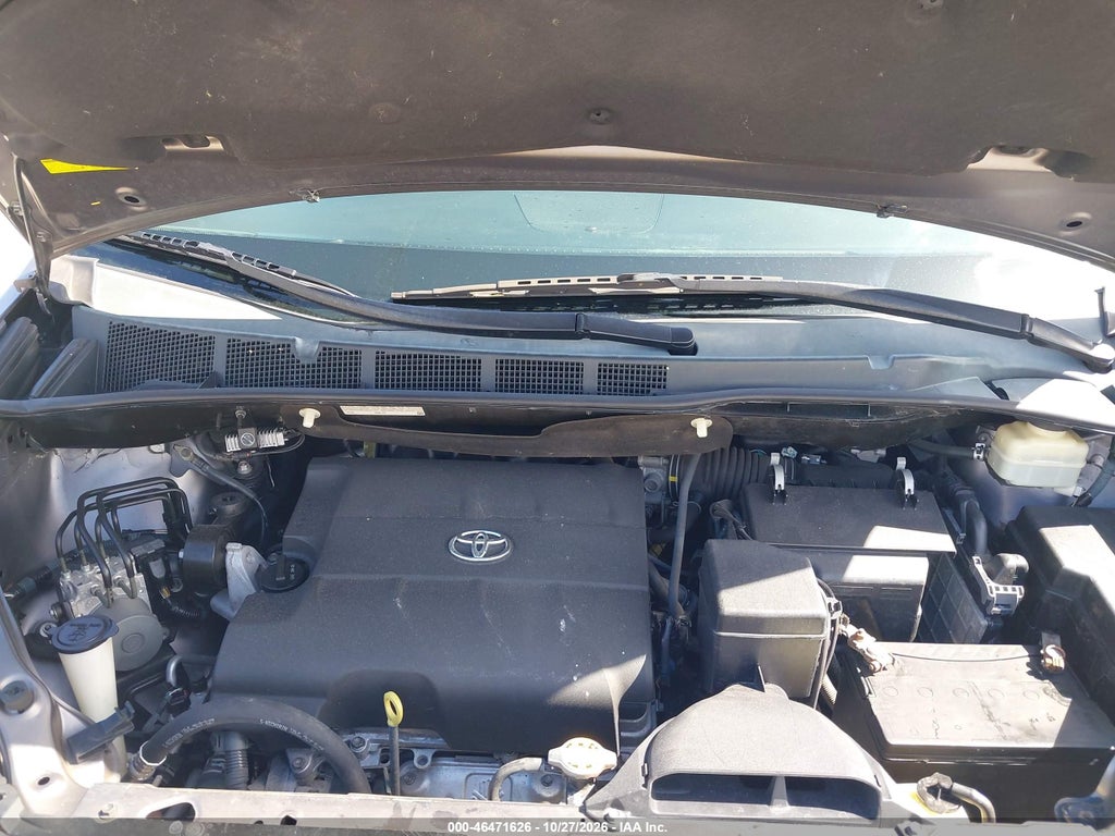2016 Toyota Sienna XLE Premium 8 Passenger photo 10
