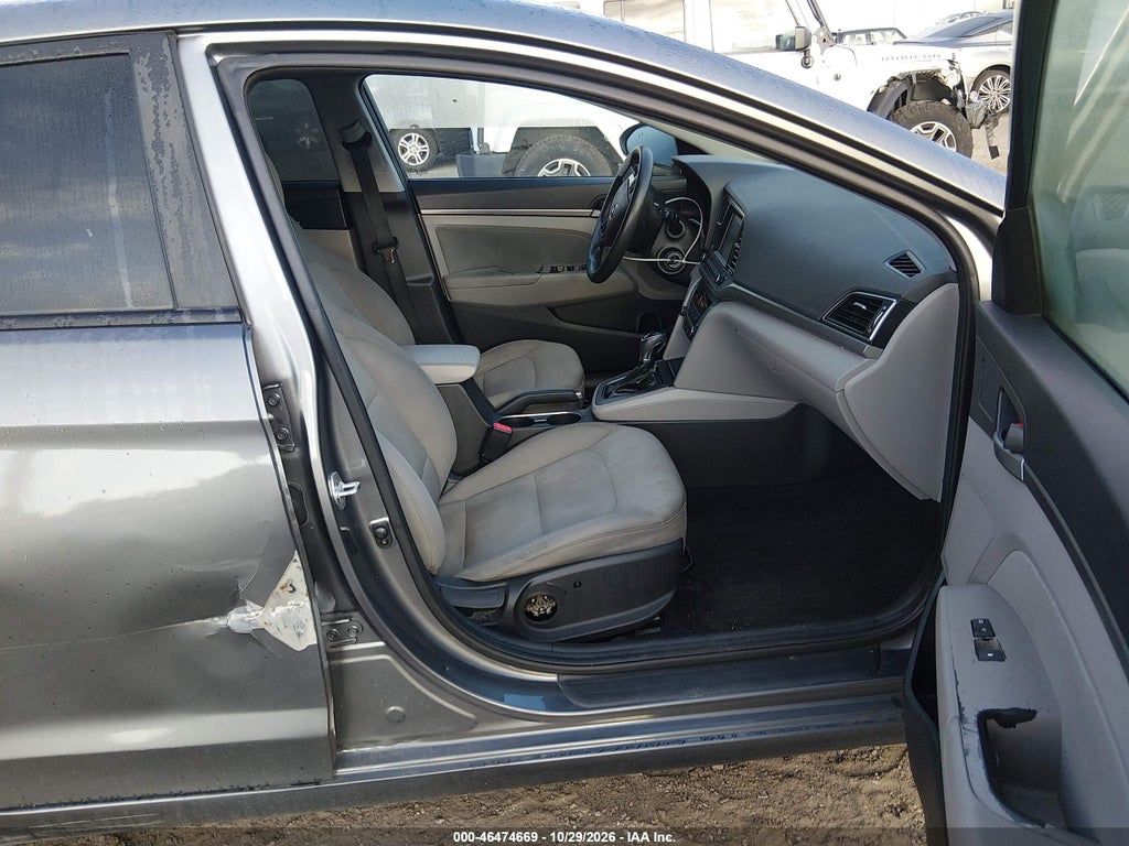 2018 Hyundai Elantra SEL photo 5