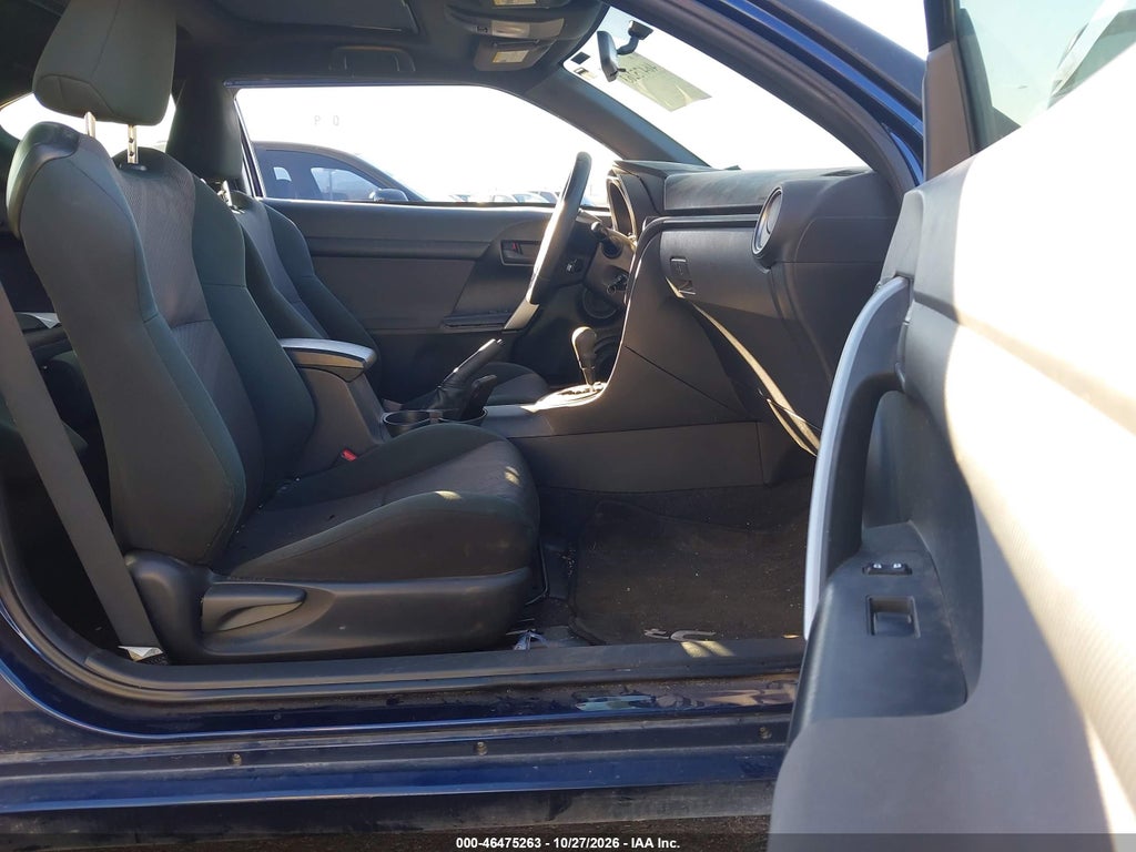 2013 Scion TC photo 5