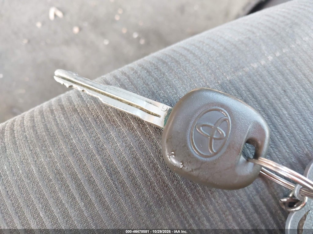 2014 Toyota Prius C TWO photo 11