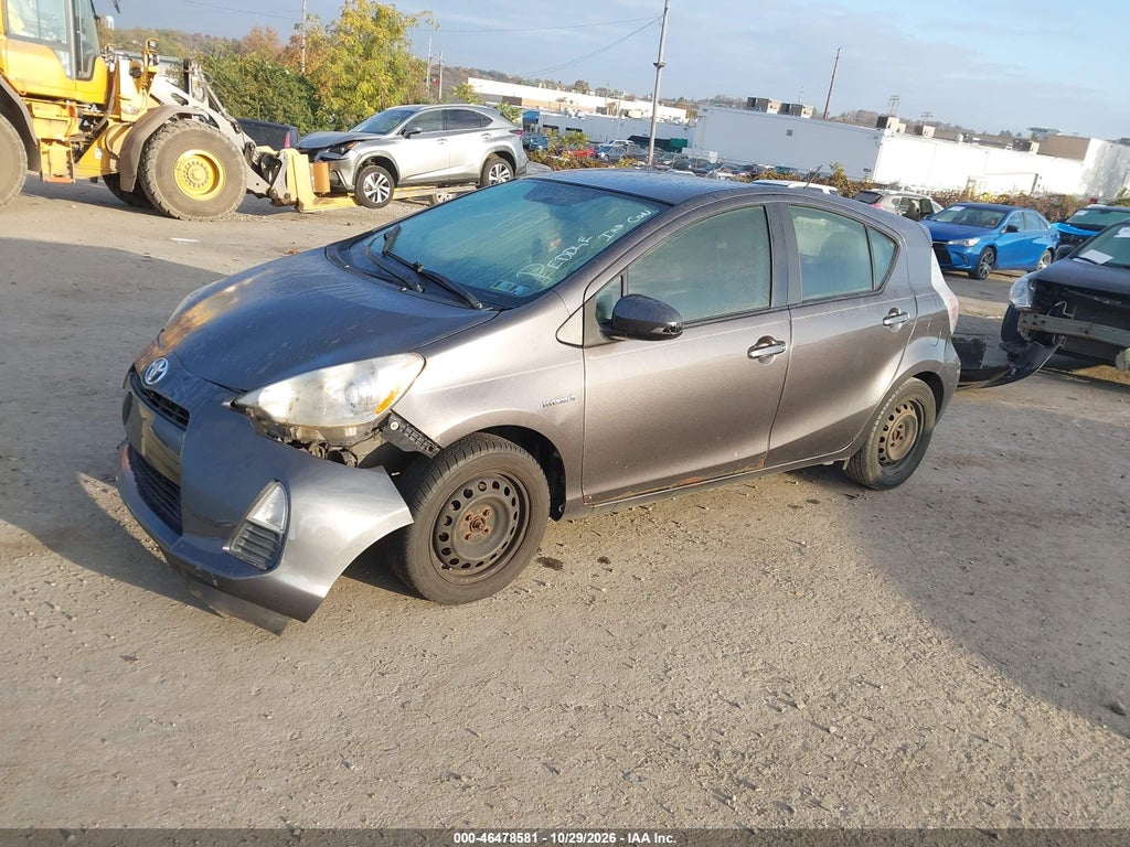 2014 Toyota Prius C TWO photo 2