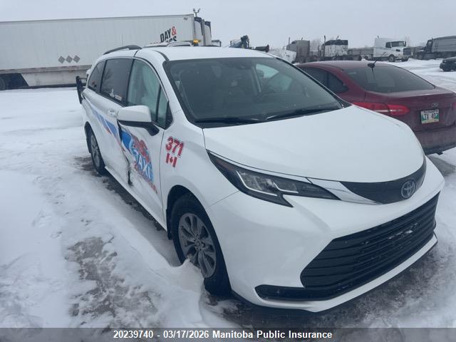TOYOTA SIENNA HYBRID 2022