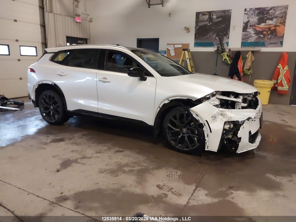 TOYOTA CROWN SIGNIA 2025