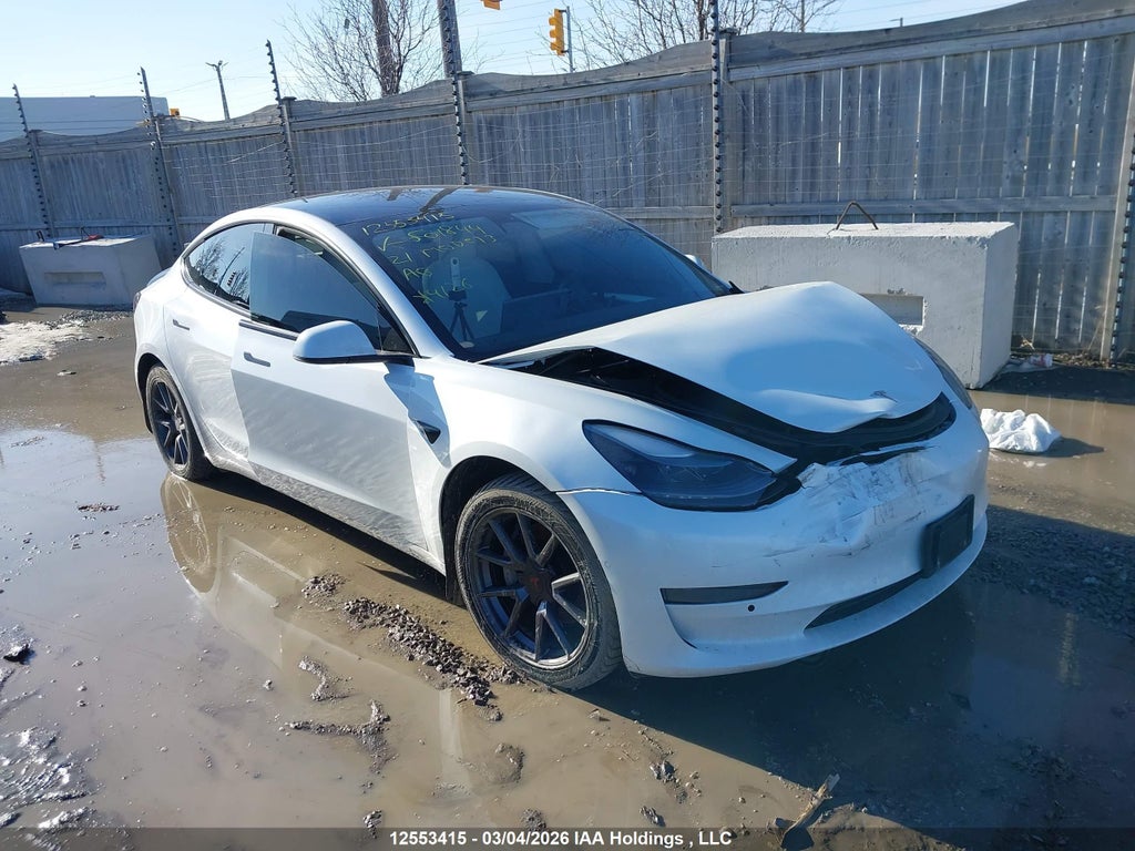 TESLA MODEL 3 2021