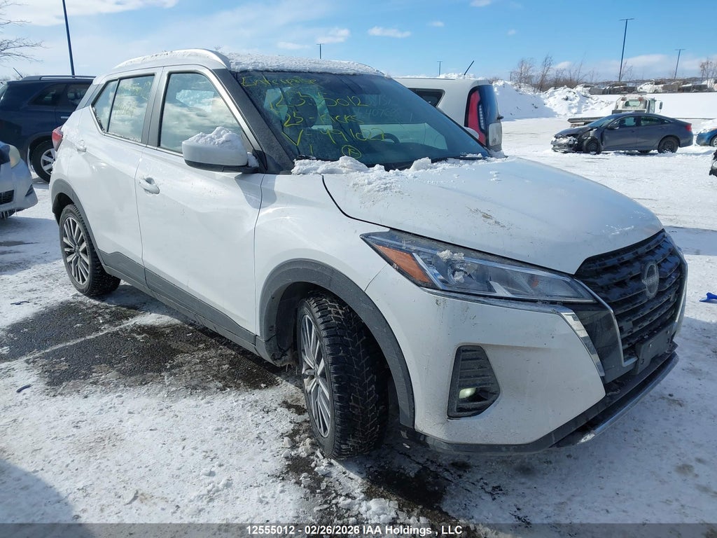 NISSAN KICKS PLAY 2025