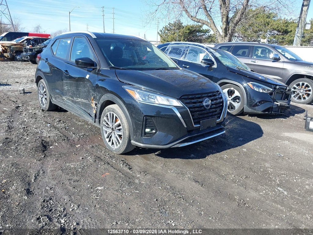 NISSAN KICKS PLAY 2025