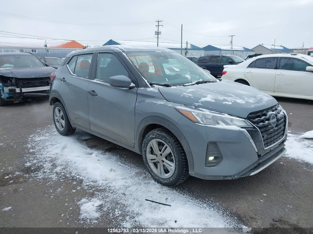 NISSAN KICKS PLAY 2025