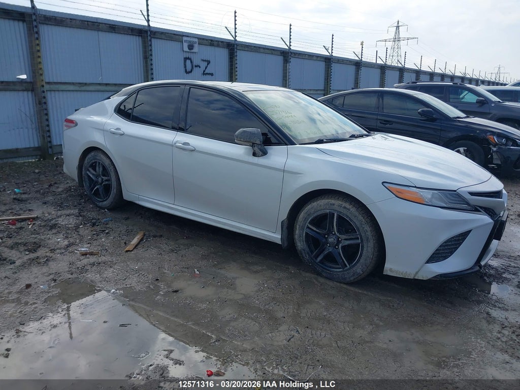 TOYOTA CAMRY 2020