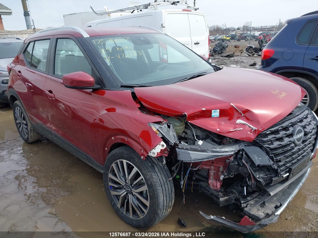 NISSAN KICKS PLAY 2025