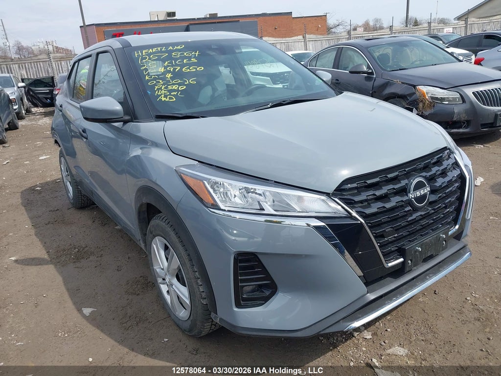 NISSAN KICKS PLAY 2025