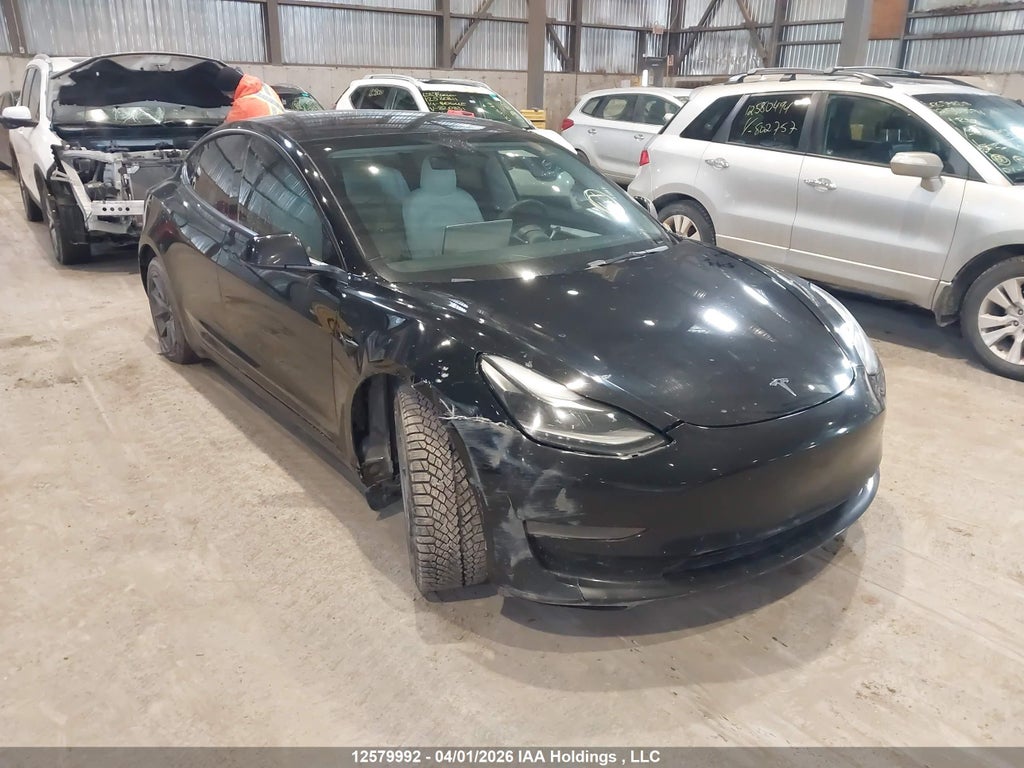 TESLA MODEL 3 2022