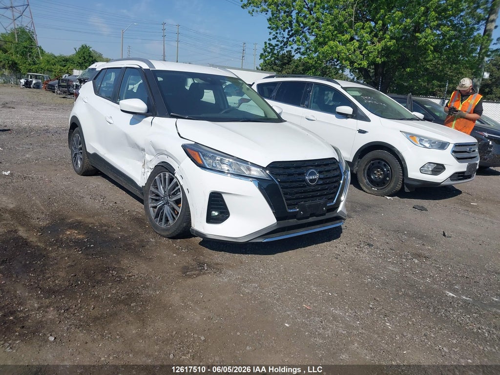 NISSAN KICKS 2025