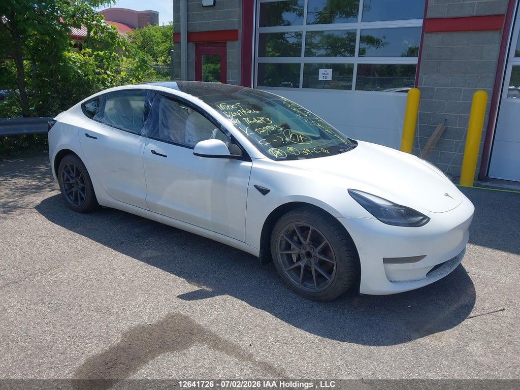 TESLA MODEL 3 2021