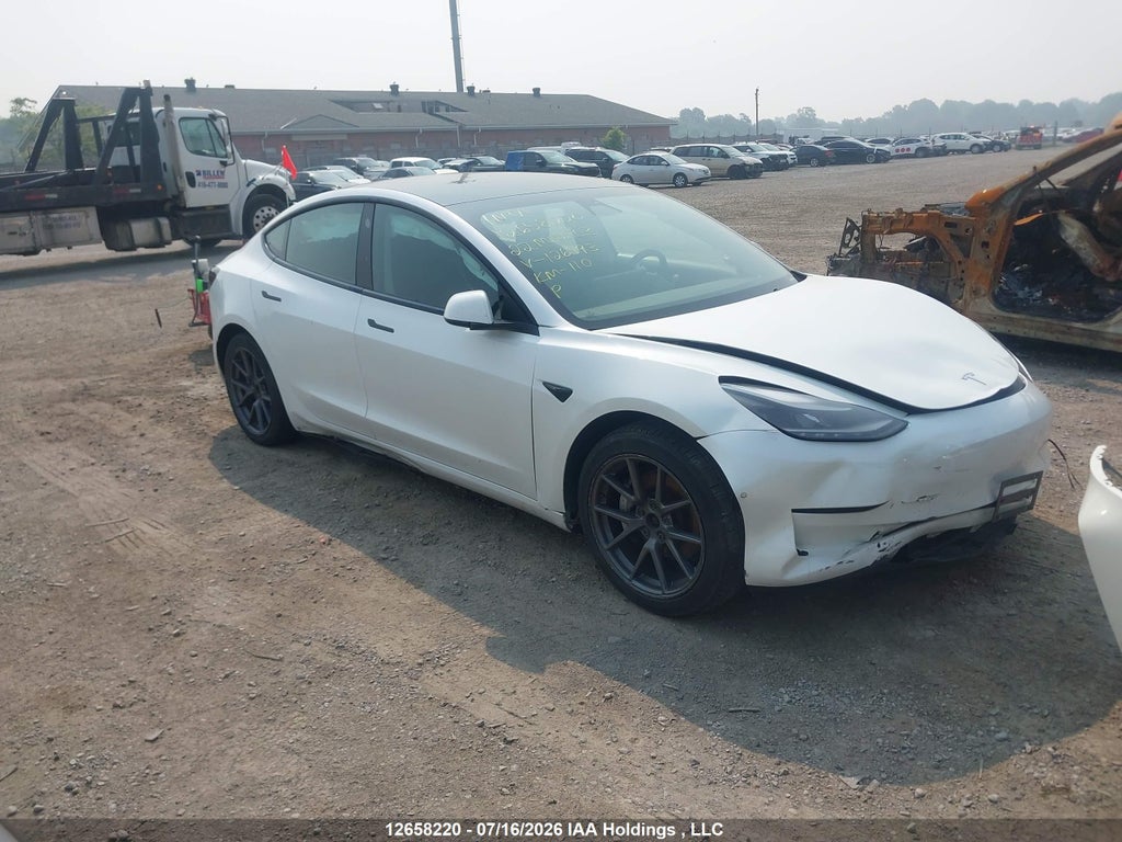TESLA MODEL 3 2022