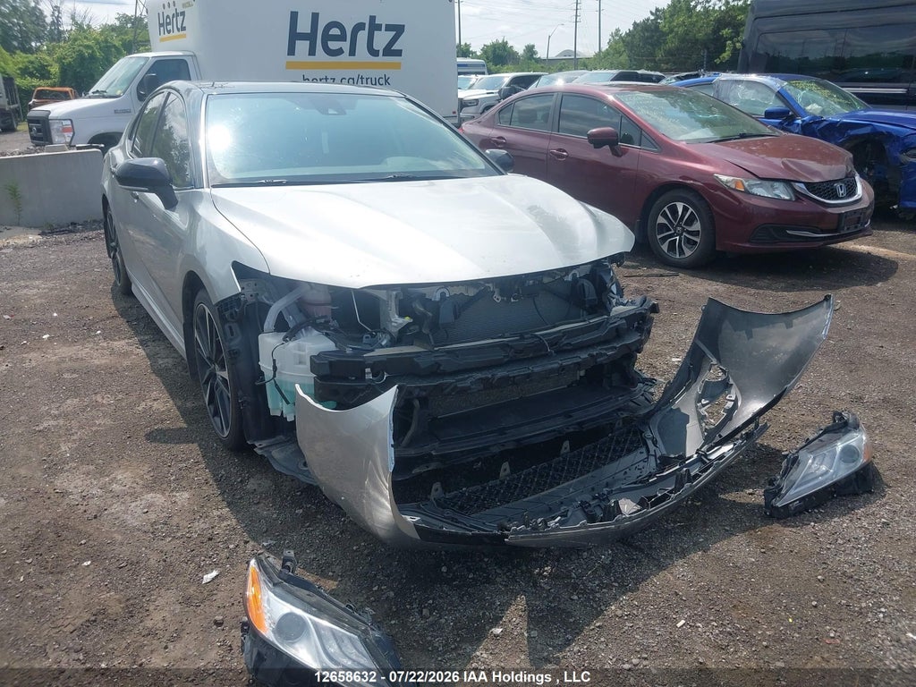 TOYOTA CAMRY 2020