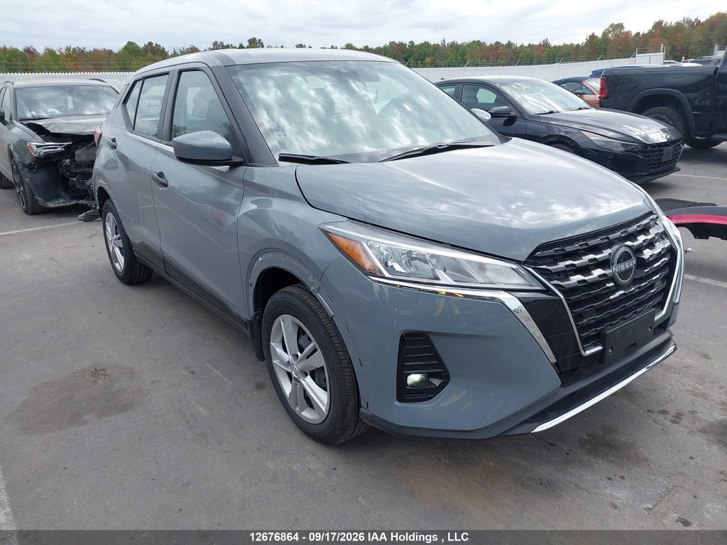 NISSAN KICKS PLAY 2025