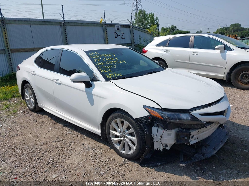 TOYOTA CAMRY 2022