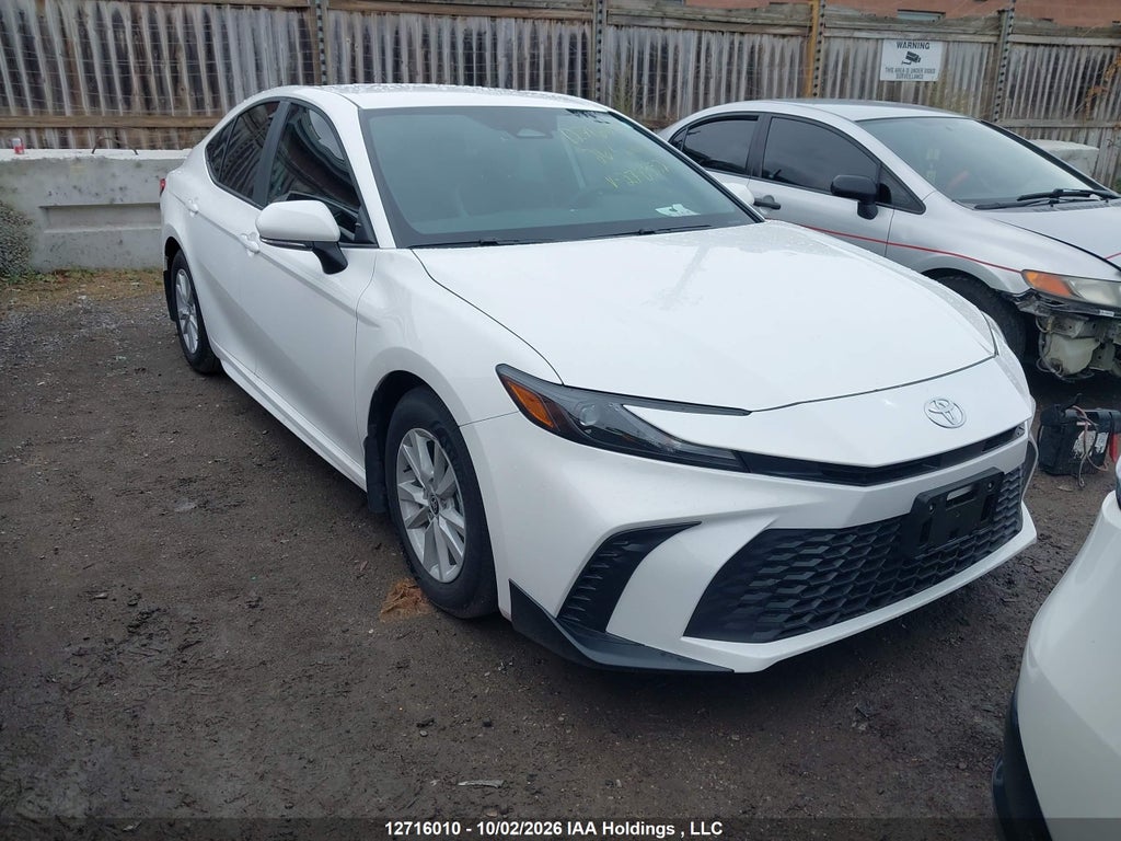 TOYOTA CAMRY 2026