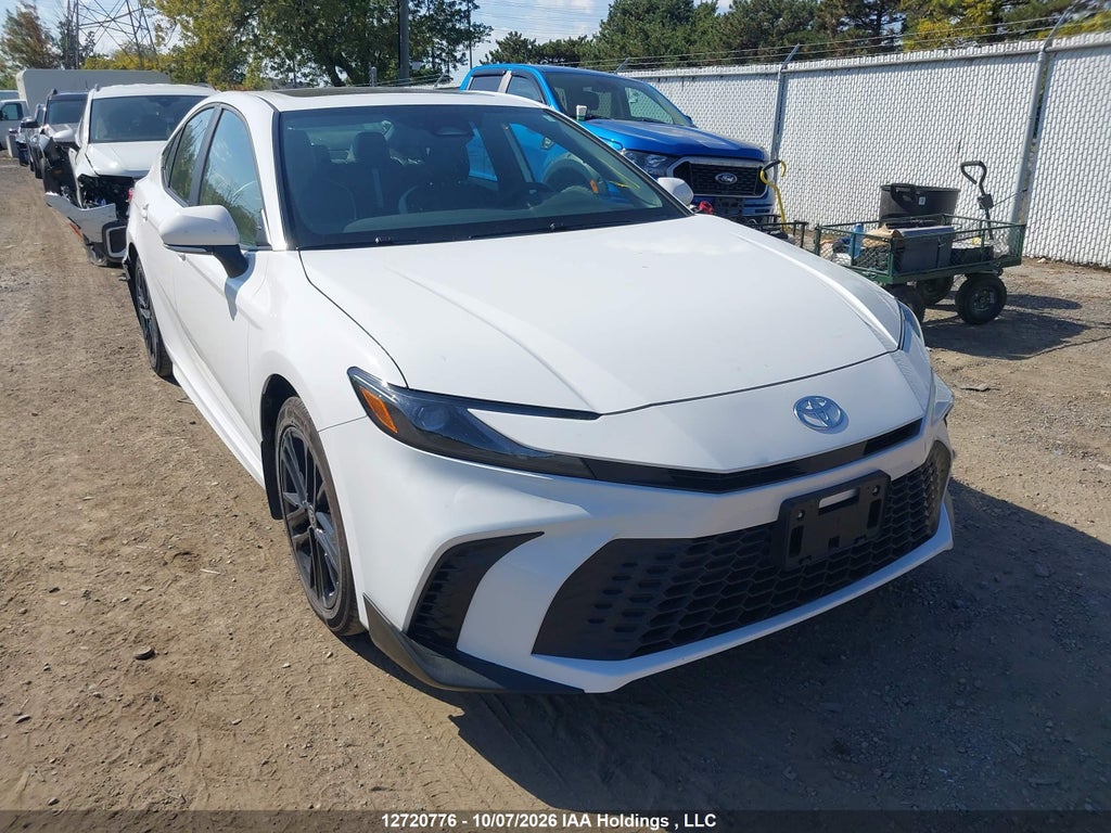 TOYOTA CAMRY 2026