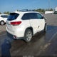 5TDDZRFH1HS375302 2017 Toyota Highlander Limited auction photo thumbnail 4